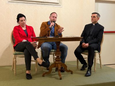 Debata z udziałem historyków IPN w auli Kościoła św. Stanisława Biskupa i Męczennika w Rzymie/ fot. Heschel Center News