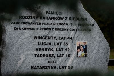 Upamiętnienie rodziny Baranków z Siedlisk/ fot. Agnieszka Masłowska (IPN)