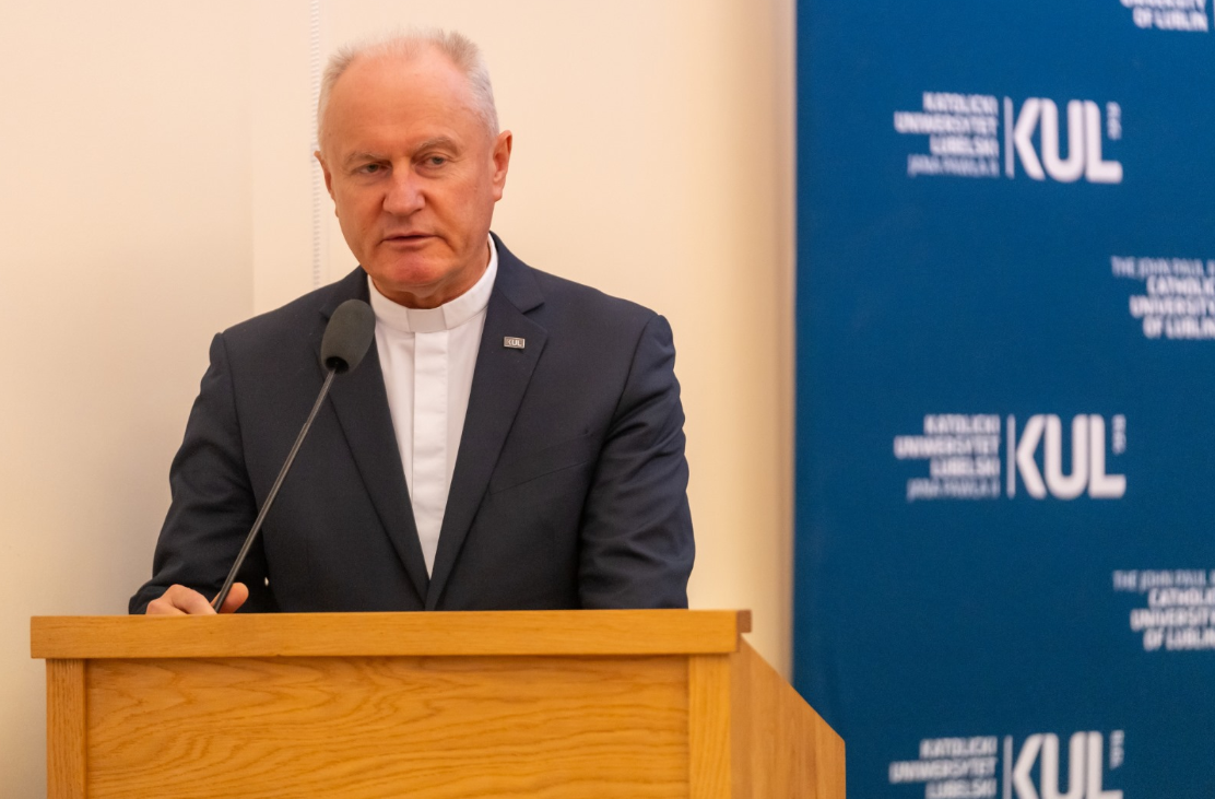 Suor%20Dorota%20Chwi%C5%82a%20ha%20difeso%20la%20prima%20tesi%20di%20dottorato%20nella%20storia%20dell'Istituto%20di%20Studi%20Biblici%20dell'Universit%C3%A0%20Cattolica%20di%20Lublino%20(KUL%203)