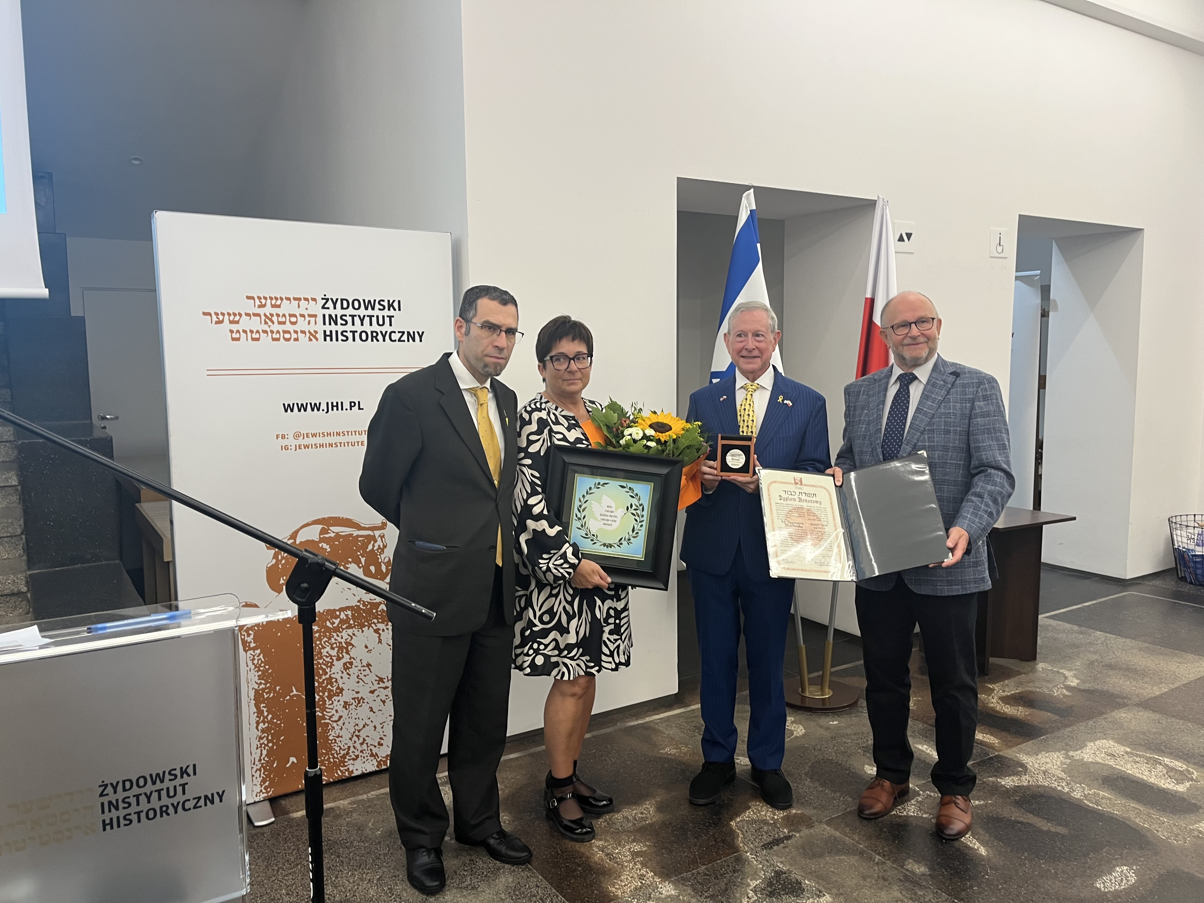 amb. Jaakow Finkelstein, rodzina Kuźniarów i J. Cymbler