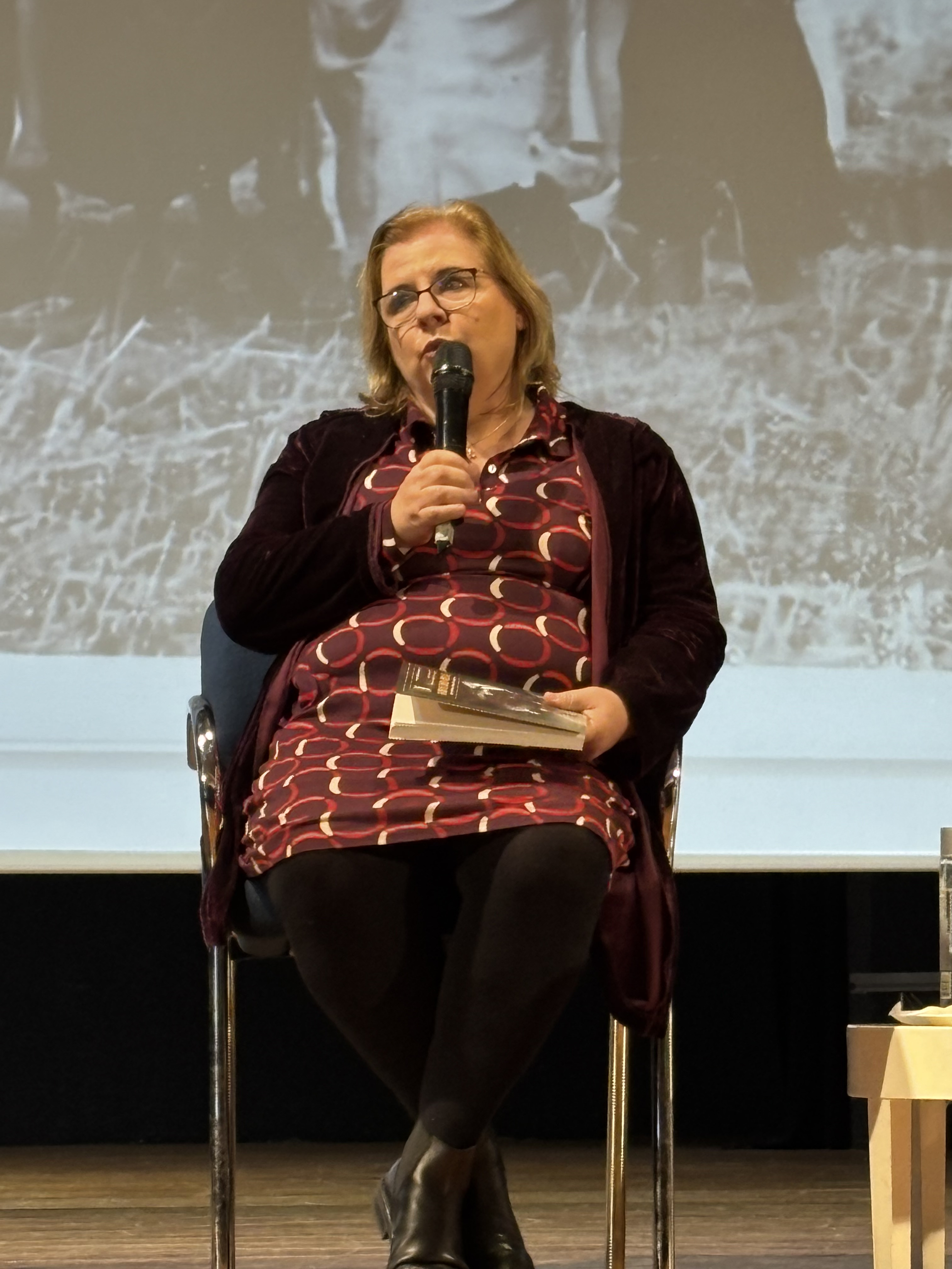 Incontro%20a%20Roma%20con%20gli%20autori%20del%20libro%20%E2%80%9CUccisero%20anche%20i%20bambini%E2%80%9D%2011