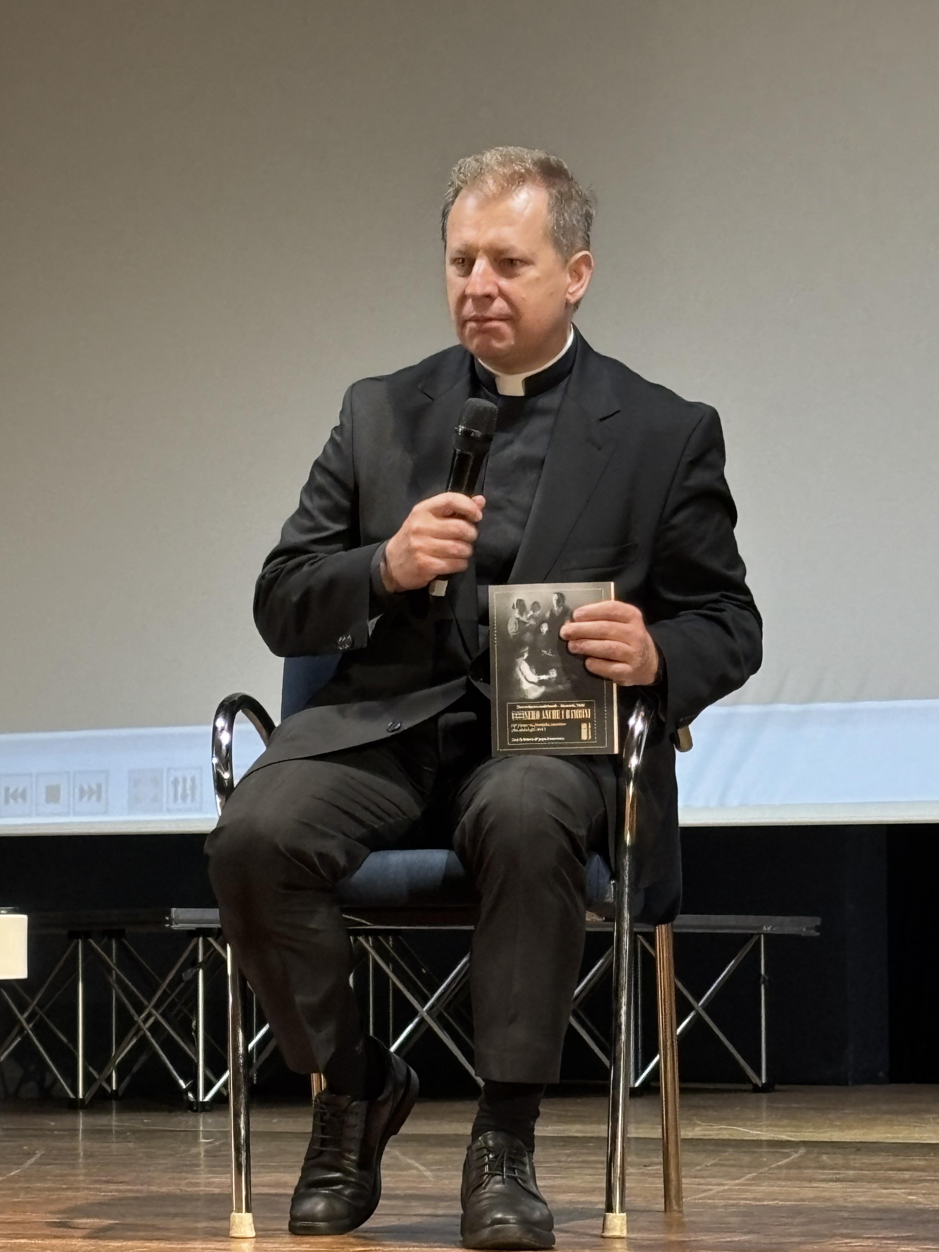 Incontro%20a%20Roma%20con%20gli%20autori%20del%20libro%20%E2%80%9CUccisero%20anche%20i%20bambini%E2%80%9D%209