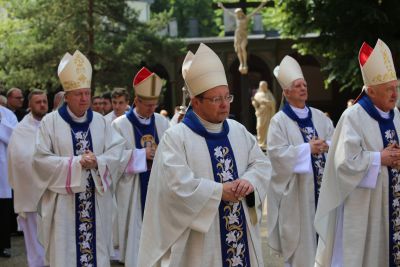 Kard. Ryś podczas Mszy św. w Sanktuarium Matki Sprawiedliwości i Miłości Społecznej w Piekarach Śląskich (10.06.2025), fot. EpiskopatNews / Flickr